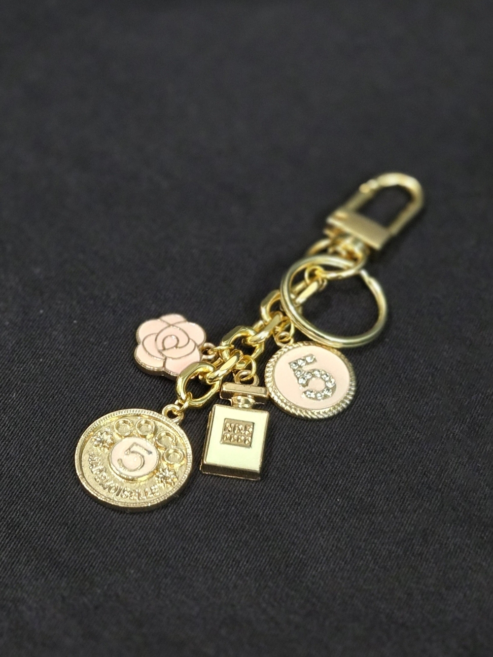 luxury inspired motif keychain bag charm | 18k gold plated | pink enamel pendant - Picture 2 of 2